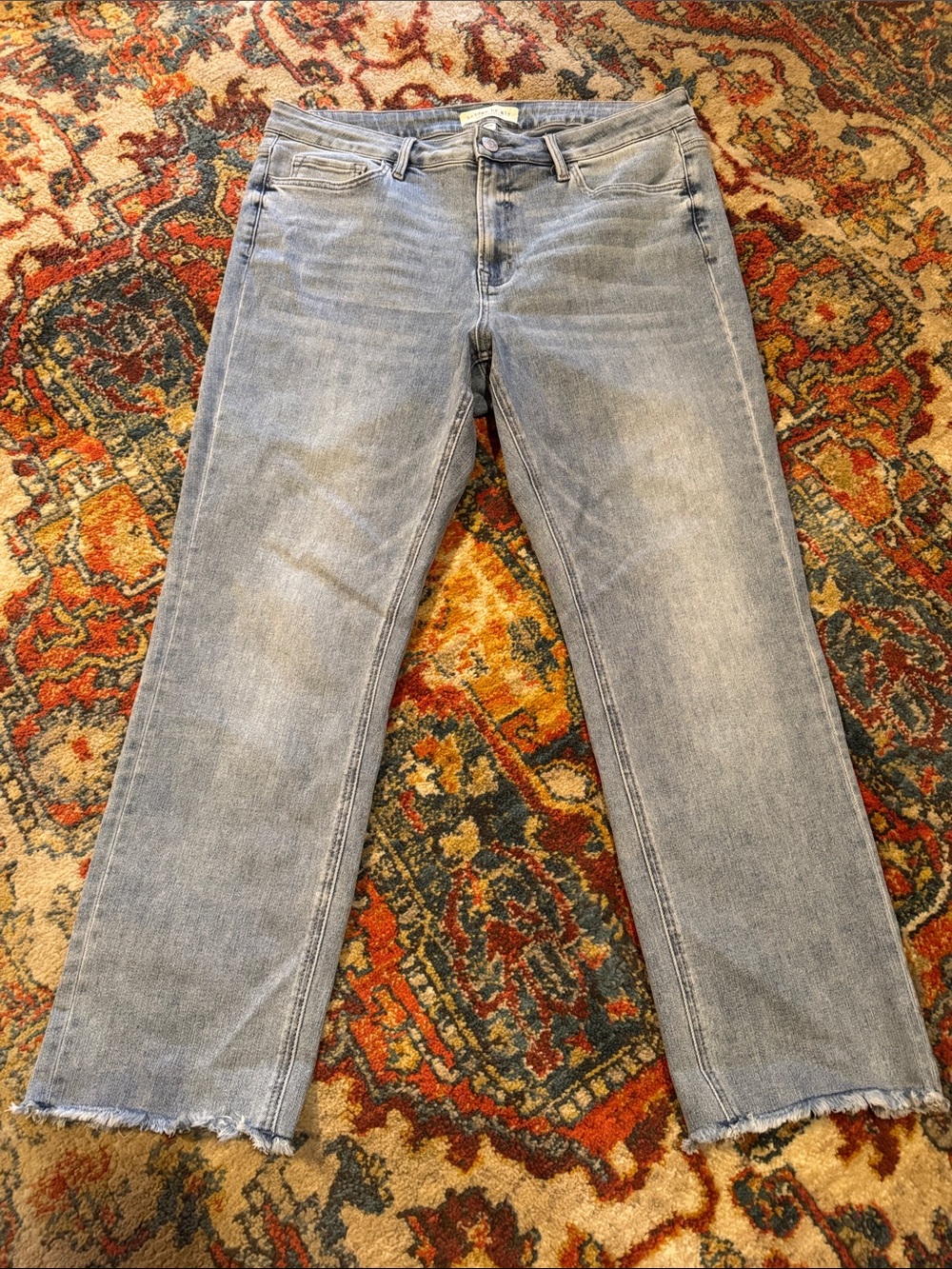 Women's Light Blue Straight-Leg Jeans with Raw Hem